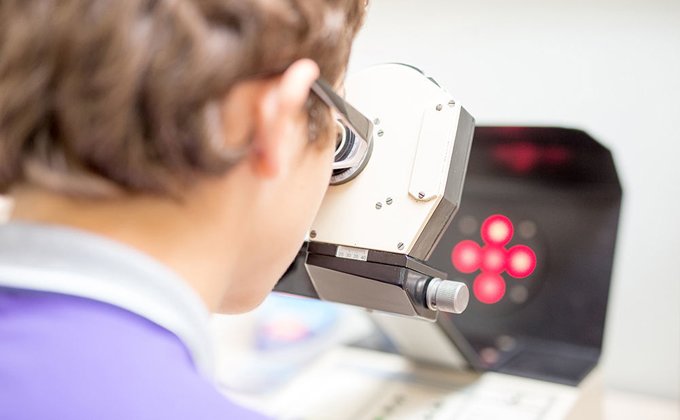 аппаратное лечение зрения