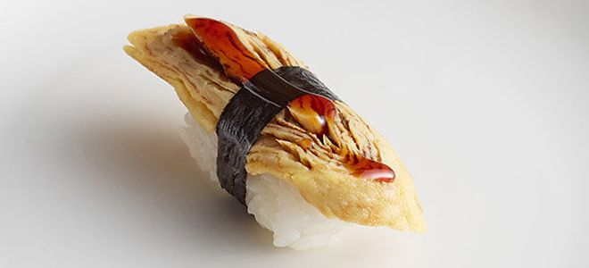 суши с яйцом суши с яйцом