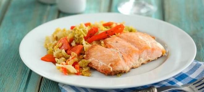 форель с овощами на сковороде форель с овощами на сковороде