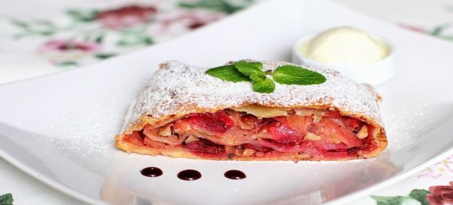 штрудель с вишней и яблоками штрудель с вишней и яблоками