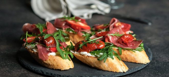 бутерброды с творожным сыром и беконом бутерброды с творожным сыром и беконом