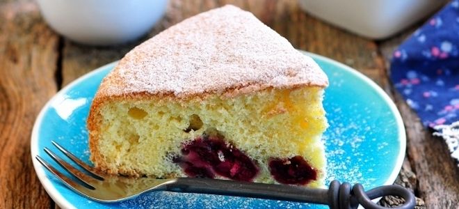 фото14 шарлотка с замороженной вишней в духовке