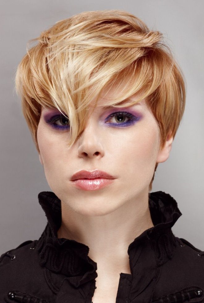 Стрижка для круглого лица и тонких волос раз Стрижка для круглого лица и тонких волос раз