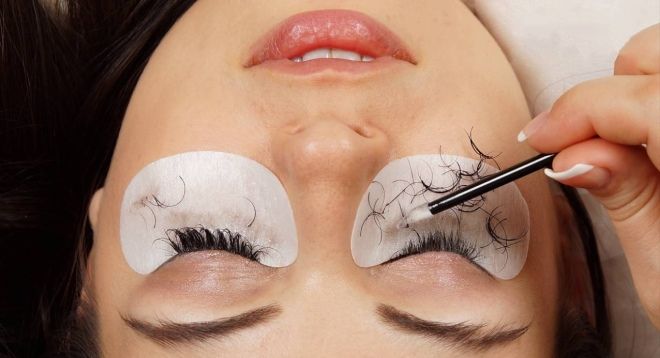 как снимают нарощенные ресницы в салоне как снимают нарощенные ресницы в салоне