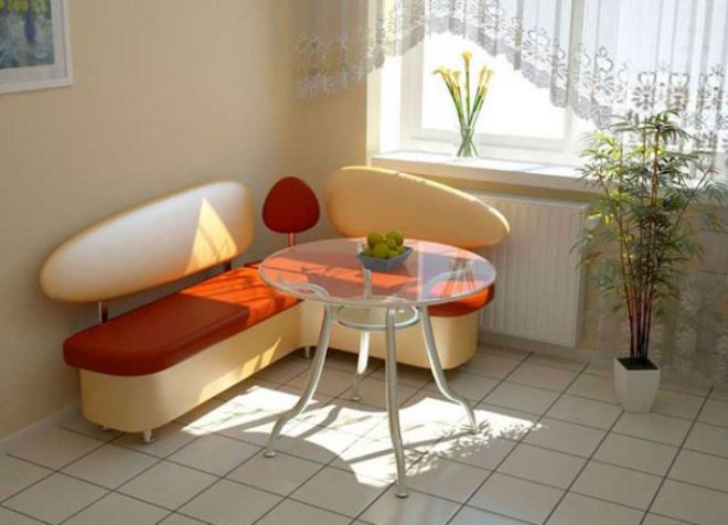 Маленький угловой диван на кухню