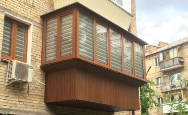 Остекление балконов с выносом Остекление балконов с выносом