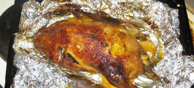 утка запеченная в духовке в фольге утка запеченная в духовке в фольге