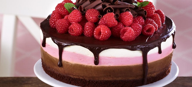 Как украсить муссовый торт