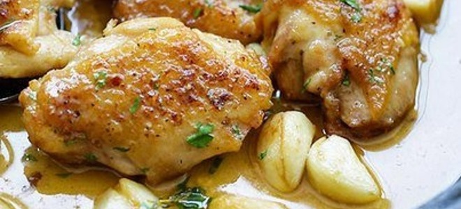 Курица жареная с чесноком
