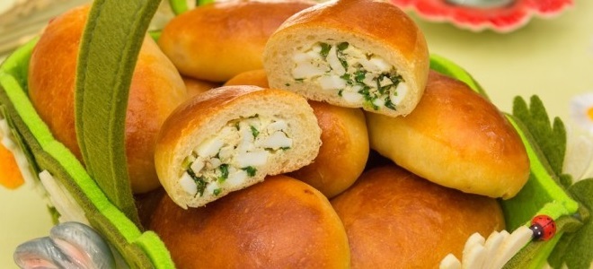 пирожки с луком и яйцом в духовке