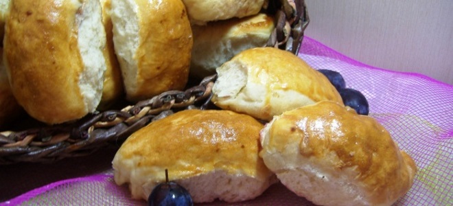 Пирожки со сливами