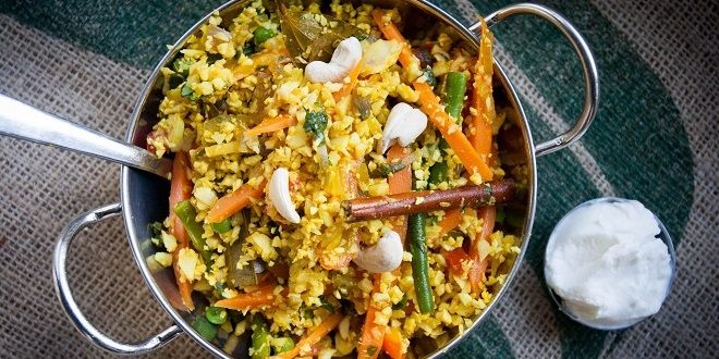 Вегетарианское бирьяни из риса и нута