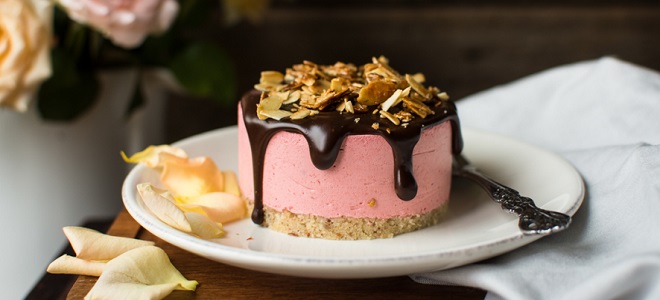 Вишневый муссовый торт